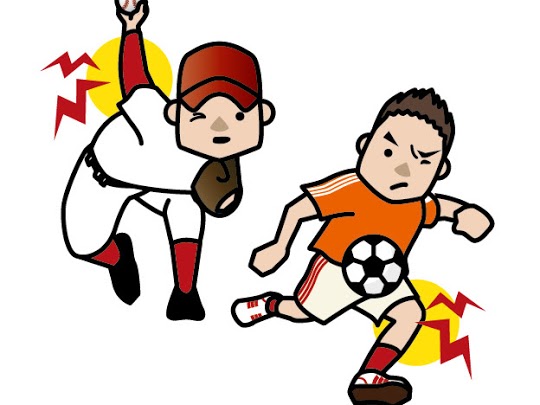 野球とサッカーでケガをした子どものイラスト