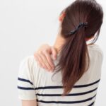 柏市・増尾で慢性的な肩こりが気になる方のイメージ