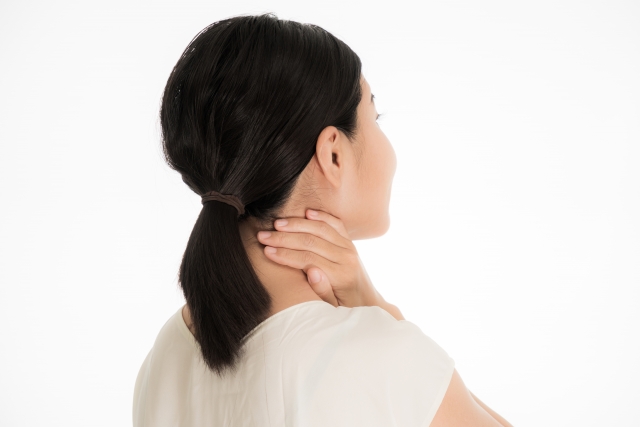 柏市・増尾で首から肩にかけてのつらさを感じる方のイメージ