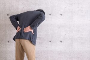 秋に腰痛がひどくなるのはなぜ？季節の変化による原因と対策まとめ・整骨院がお届けする健康情報New!!