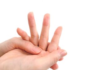 眼精疲労はツボを整骨院で刺激して解消！プロが教える即効性のセルフケアも紹介New!!