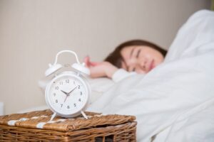 秋は寝つきが悪い？眠れない原因と寝つきをよくする方法 整骨院が教える秋の不眠解消法New!!